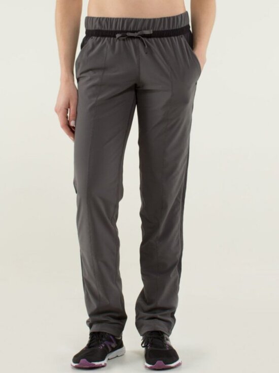 lululemon athletica Pants - LULULEMON Gray Run Bandit Track Pant Gorpcore Jogger Parachute Size 4